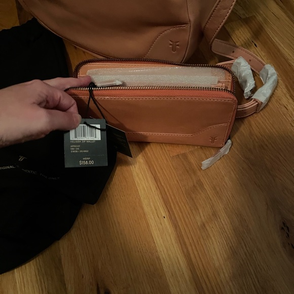 Frye Melissa Hobo and wallet - Picture 2 of 4